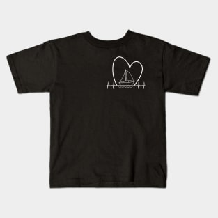 Sailing - Heart & Sailboat - Dark Prods Kids T-Shirt